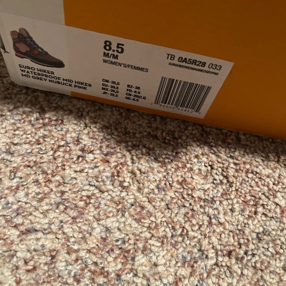 Timberland women’s Pink and Gray Hiking Boots - Picture 6 of 6